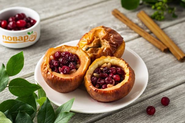 Печаныя яблыкі з бруснікай