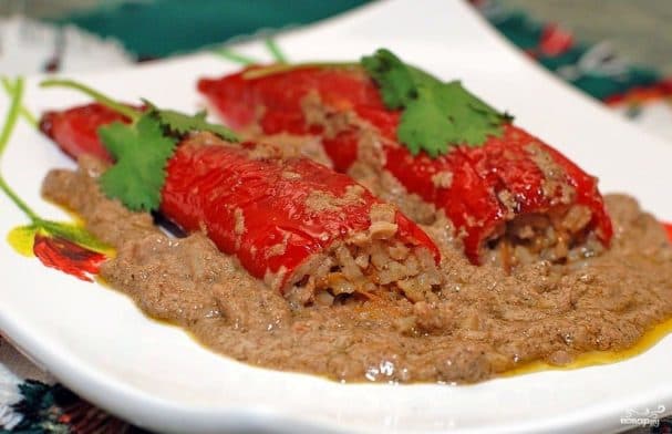 Перець, фарширований овочами