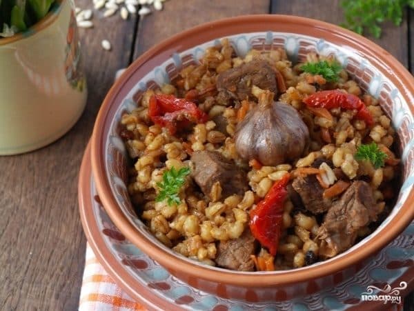 Плов з ячнёвай крупай з мясам