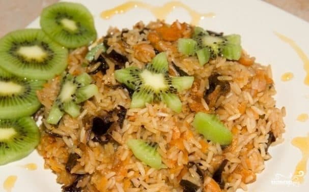Плов с черносливом и курагой