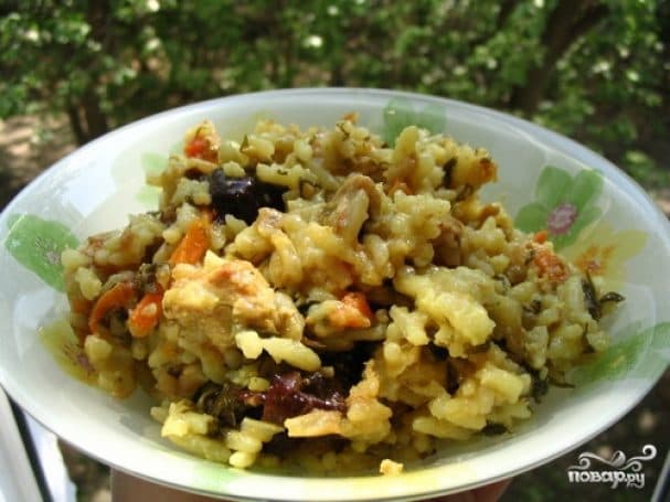 Плов з чорносливом та куркою