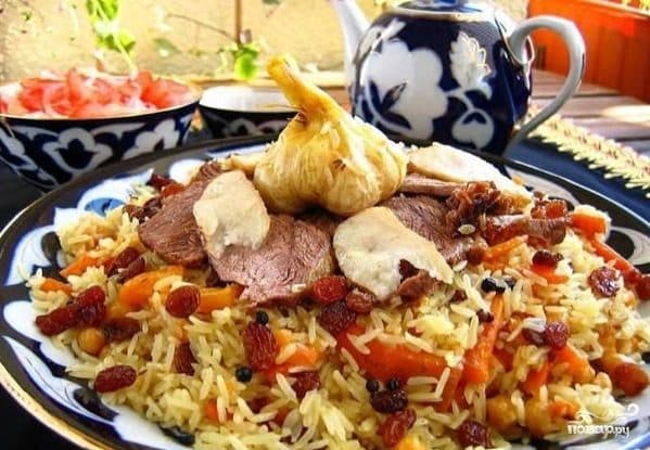 Плов з родзинками