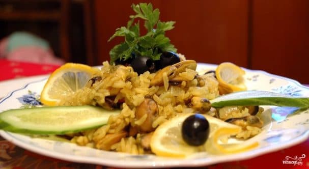 Pilaf with mussels in a multicooker