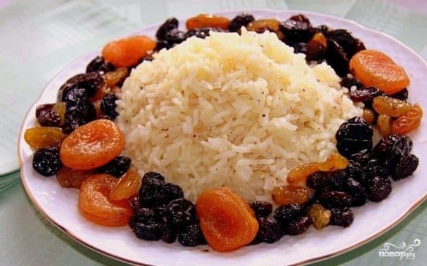 Плов с сухофруктами в мультиварке