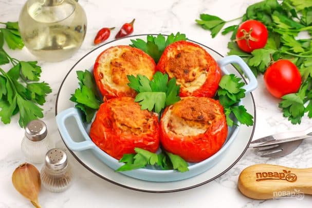 Tomatoes stuffed with minced meat