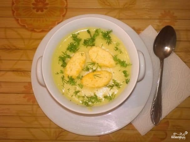 Vegan pea soup in a multicooker