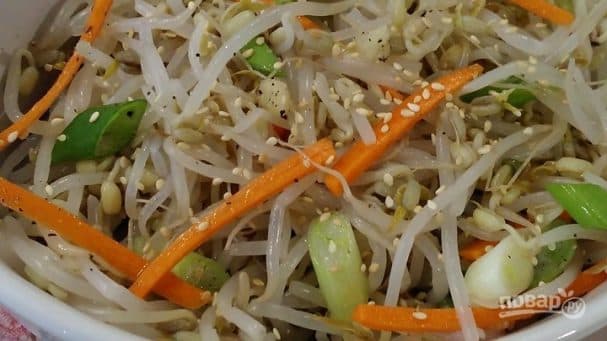 Mung bean sprouts