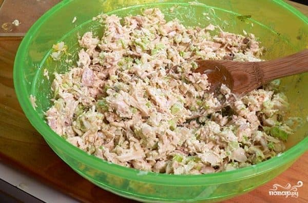 Simple boiled chicken salad