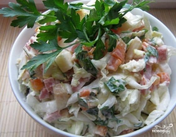 Simple salad with smoked sausage