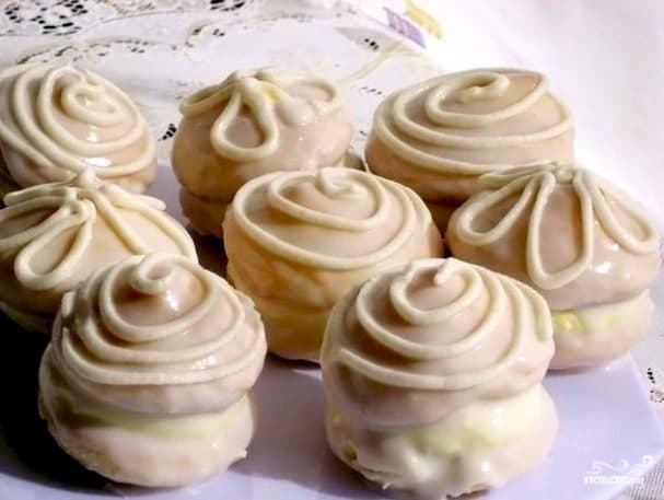 Petit fours