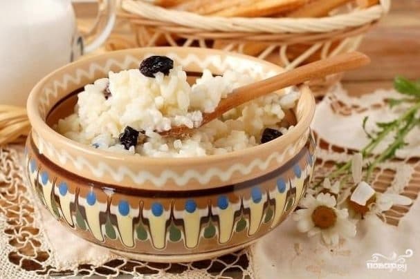 Rice porridge with raisins