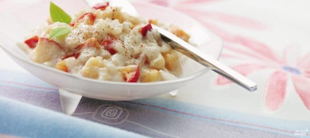 Rice porridge with apples