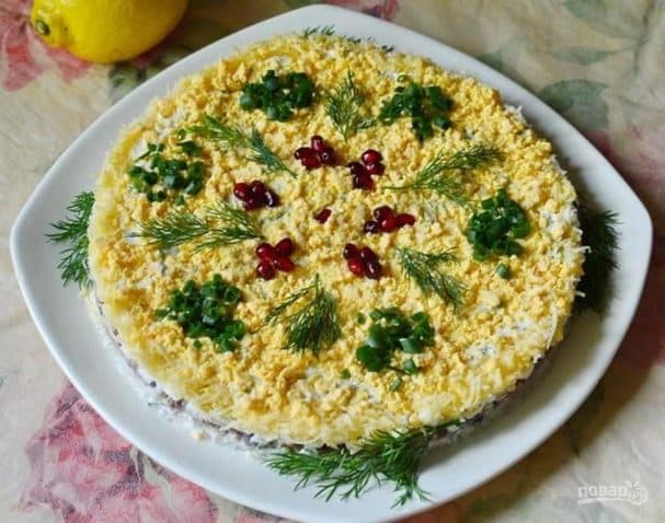 Рисовий салат із печінкою тріски