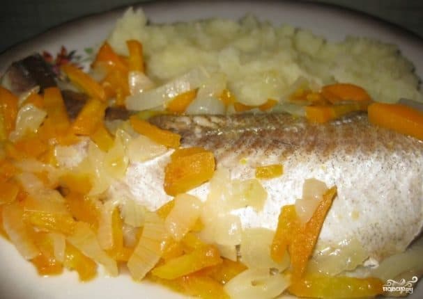 Fish with vegetables in a multicooker