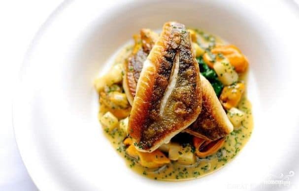 Fish with apples