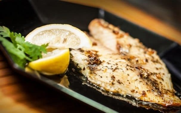 Fish baked with lemon butter