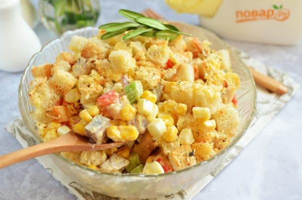 Fish salad with corn