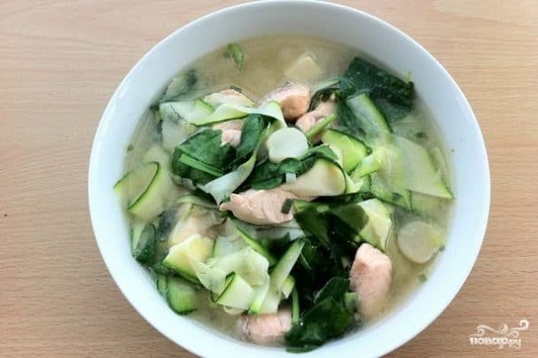 Fish soup with zucchini