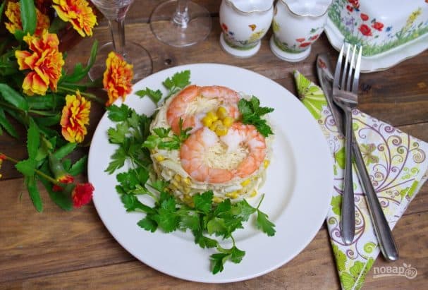 Салат с кальмарами