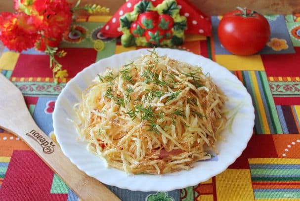 Salad with fried potatoes
