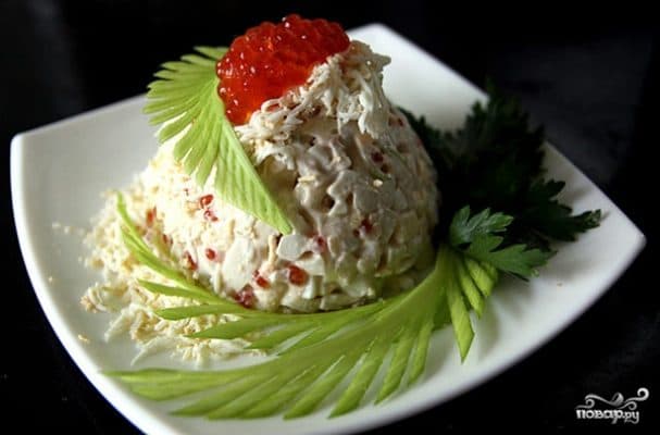 Салат з ікрою та кальмарами