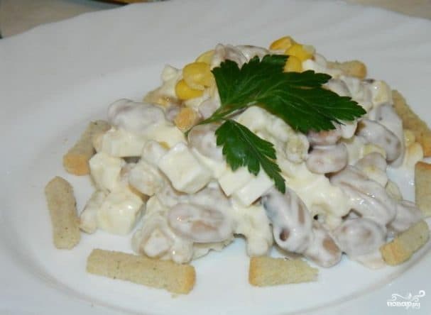 Salad with croutons