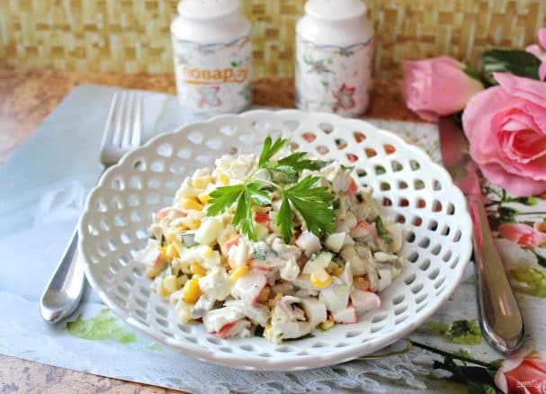 Салат с крабовыми палочками