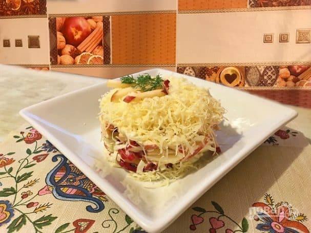 Салат з цыбулёй лукавай