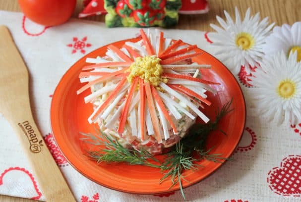 Салат с крабовыми палочками