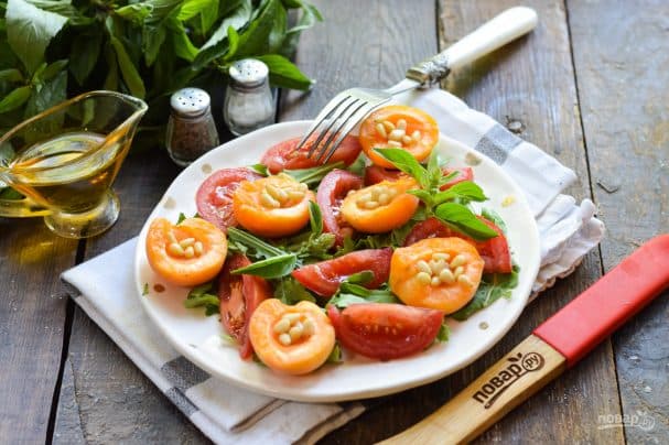 Apricot and tomato salad
