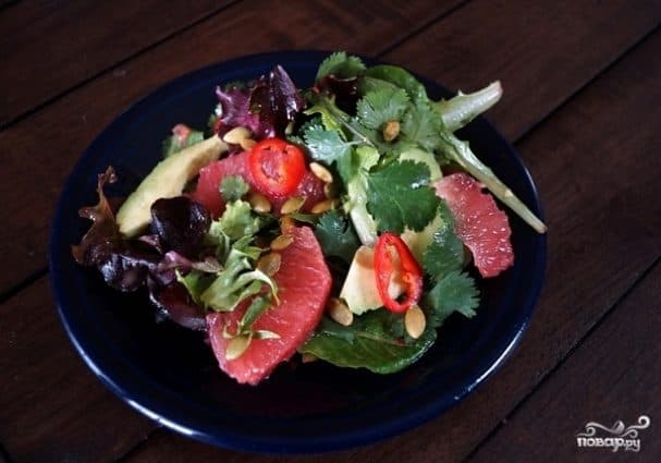 Avocado and grapefruit salad