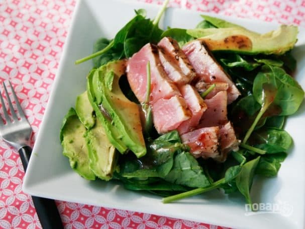 Tuna and avocado salad