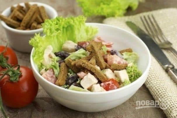 Салат з буйлёнкай і курыцай