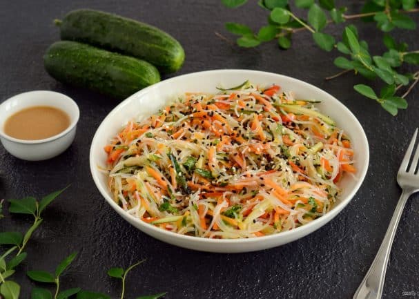 Glass noodle salad with cucumber