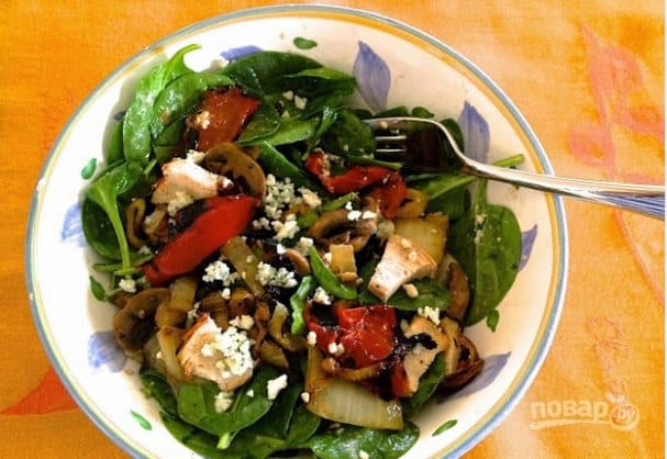 Mushroom and cheese salad