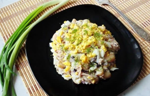 Turkey salad with beans