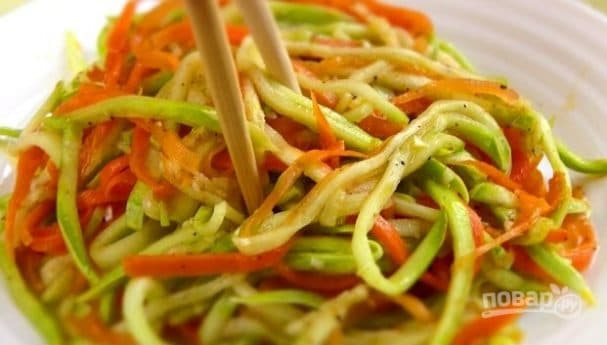 Korean-style zucchini salad