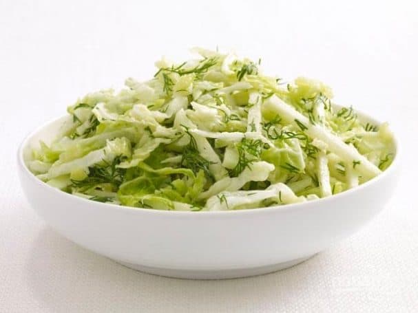 Салат з капусти кольрабі