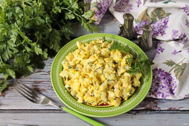 Smoked pike-perch salad