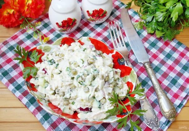 Салат з курыцы з рысам