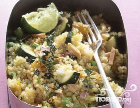 Quinoa and zucchini salad