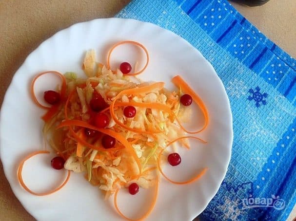 Салат з морквы і капусты