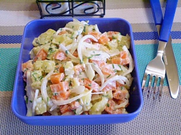 Салат из моркови и картофеля