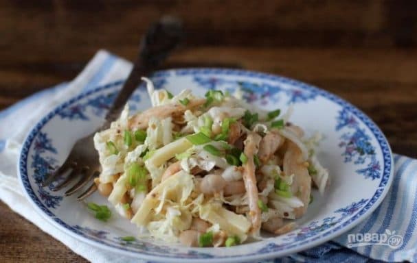 Салата з курыным мясам