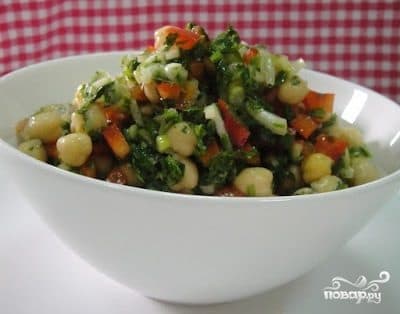 Chickpea and pepper salad