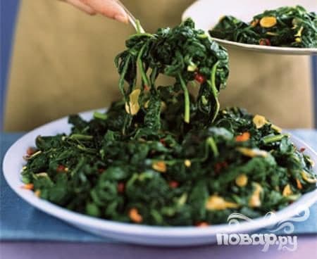 Spinach and greens salad