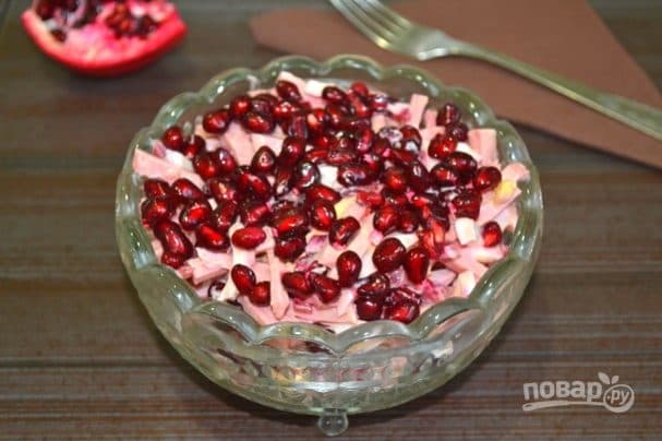Beet and pomegranate salad