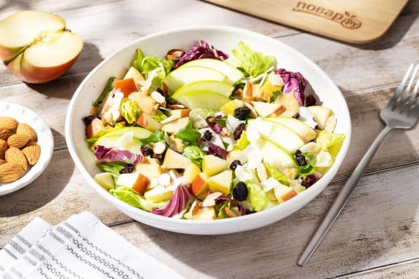 Apple salad with coconut