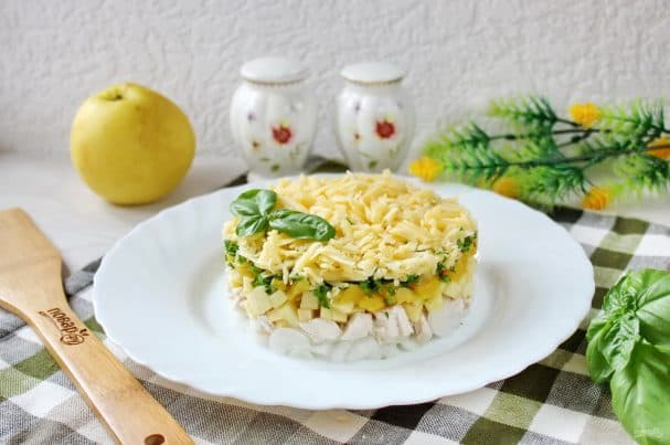 Салат з яблуком