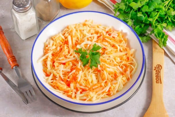 Салат с яблоком